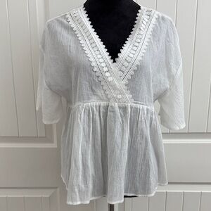 ROMWE White V-Neck Lace Blouse